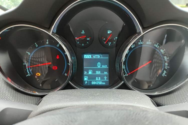 Used Chevrolet Cruze 2013 Hatchback 1.6T Automatic Flagship Model Instrument Cluster