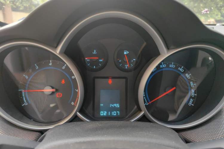 Used Chevrolet Cruze 2013 Hatchback 1.6L Manual Luxury Model Instrument Cluster