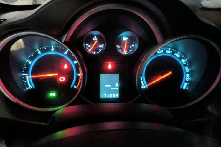 Used Chevrolet Cruze 2013 1.6L SE MT Instrument Cluster