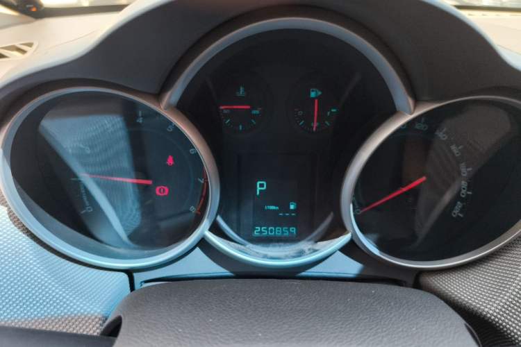 Used Chevrolet Cruze 2013 1.6L SE AT Instrument Cluster