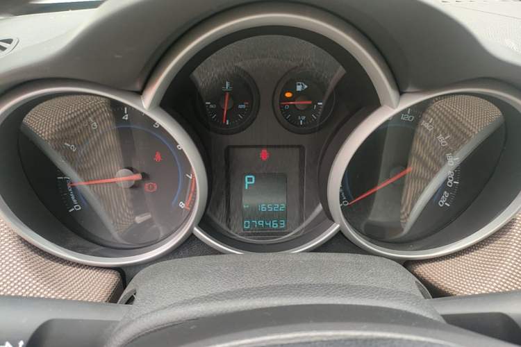 Used Chevrolet Cruze 2013 Hatchback 1.6L Automatic Luxury Model Instrument Cluster