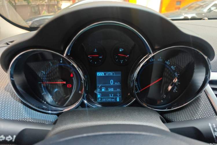 Used Chevrolet Cruze 2013 Hatchback 1.6T Automatic Flagship Model Instrument Cluster