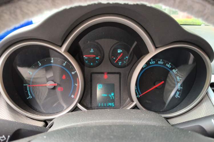 Used Chevrolet Cruze 2013 1.8L SE AT Instrument Cluster
