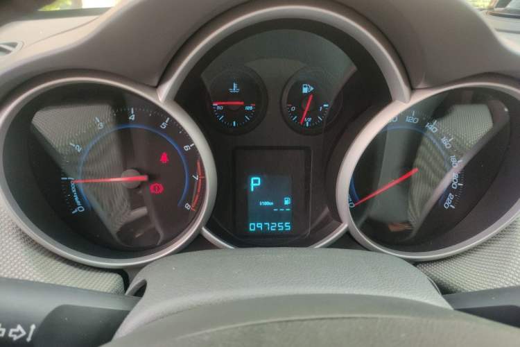 Used Chevrolet Cruze 2013 1.8L SE AT Instrument Cluster