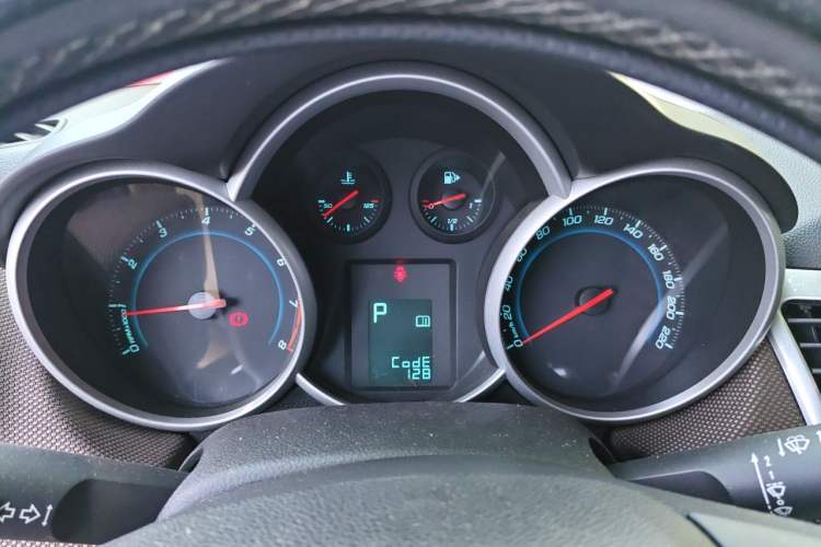 Used Chevrolet Cruze 2013 Hatchback 1.6L Automatic Luxury Model Instrument Cluster