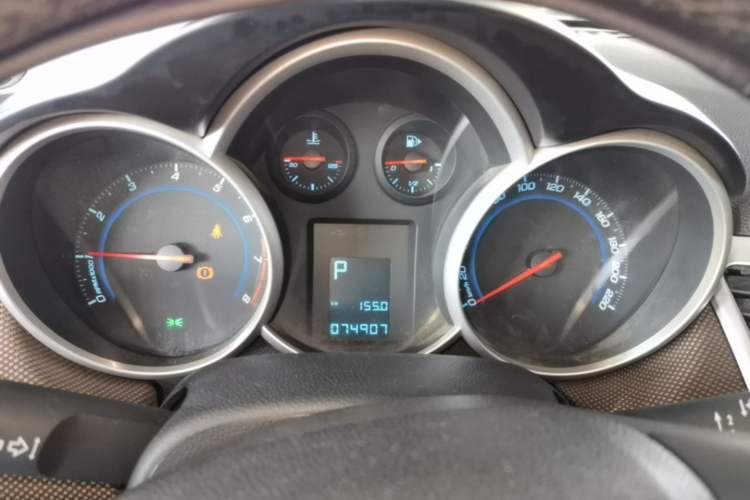 Used Chevrolet Cruze 2013 Hatchback 1.6L Automatic Luxury Model Instrument Cluster