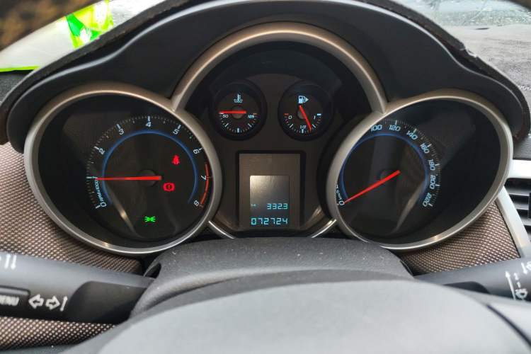 Used Chevrolet Cruze 2013 Hatchback 1.6L Manual Luxury Model Instrument Cluster