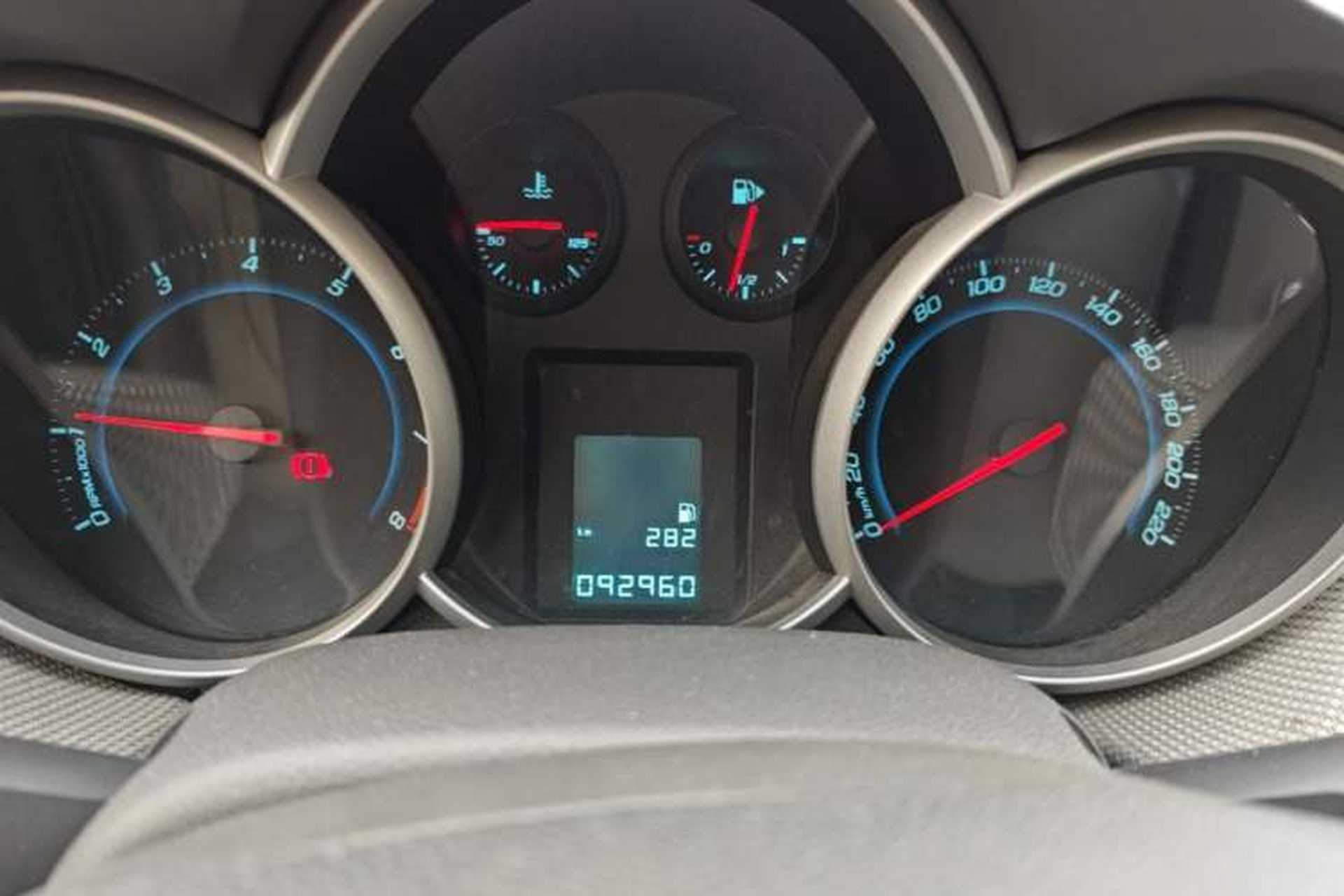 Used Chevrolet Cruze 2013 1.6L SE MT Instrument Cluster