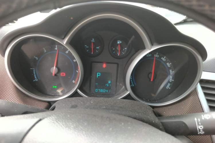 Used Chevrolet Cruze 2013 Hatchback 1.6L Automatic Luxury Model Instrument Cluster