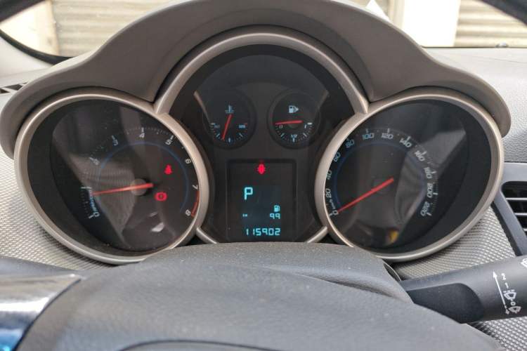 Used Chevrolet Cruze 2013 1.8L SE AT Instrument Cluster