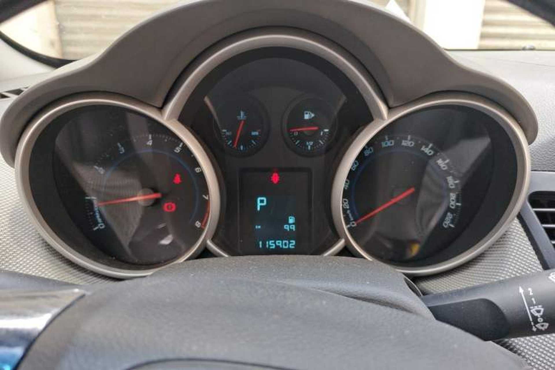 Used Chevrolet Cruze 2013 1.8L SE AT Instrument Cluster