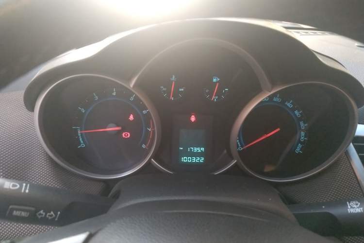 Used Chevrolet Cruze 2013 Hatchback 1.6L Manual Luxury Model Instrument Cluster