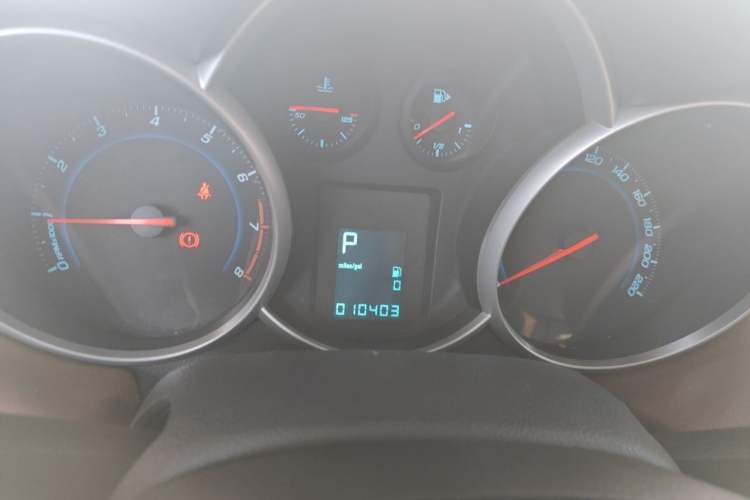Used Chevrolet Cruze 2013 1.8L SE AT Instrument Cluster