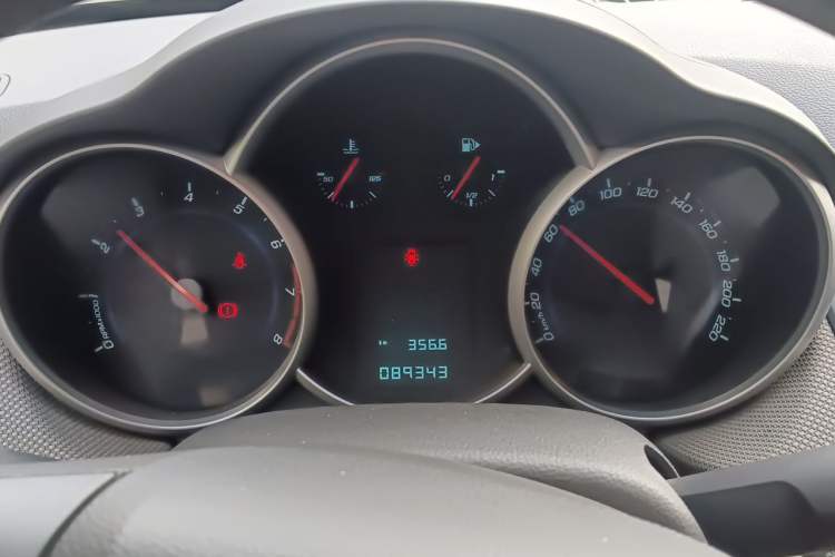 Used Chevrolet Cruze 2013 1.6L SE MT Instrument Cluster