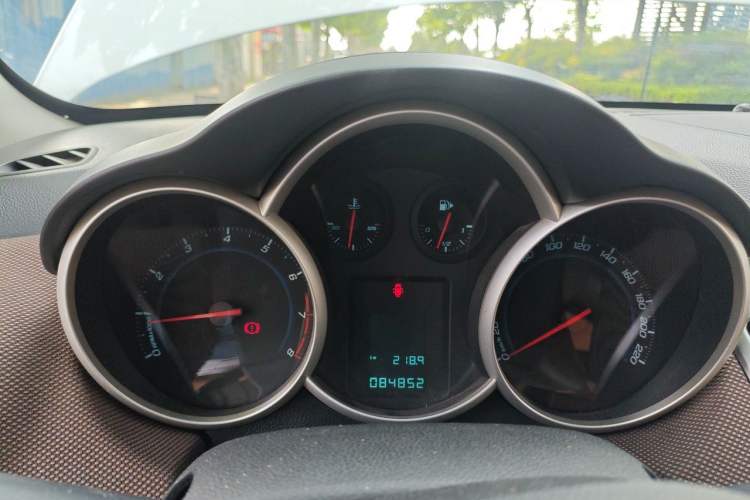 Used Chevrolet Cruze 2013 Hatchback 1.6L Manual Luxury Model Instrument Cluster
