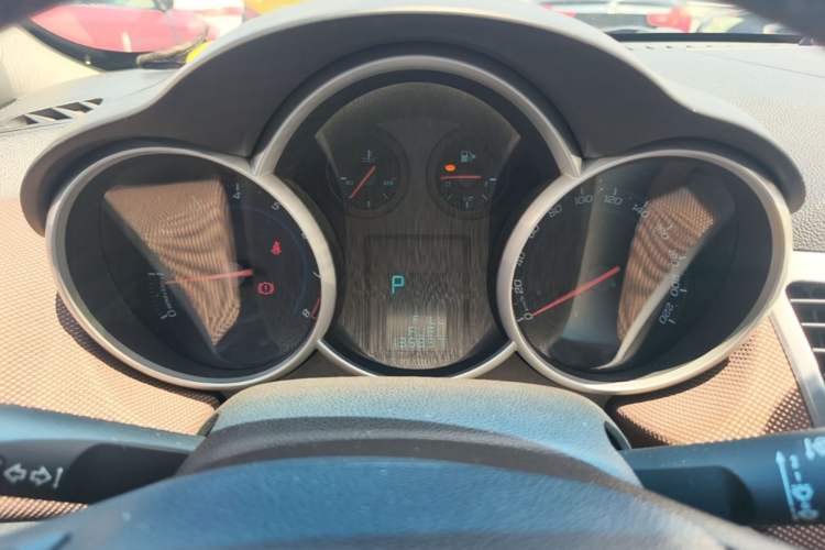 Used Chevrolet Cruze 2013 Hatchback 1.6L Automatic Luxury Model Instrument Cluster