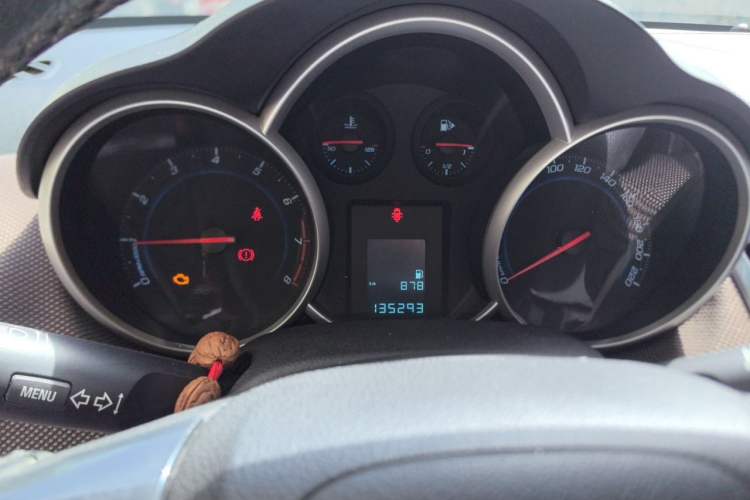 Used Chevrolet Cruze 2013 Hatchback 1.6L Manual Luxury Model Instrument Cluster