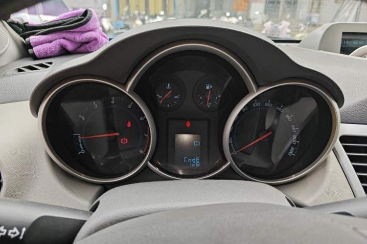 Used Chevrolet Cruze 2013 1.6L SL MT Instrument Cluster