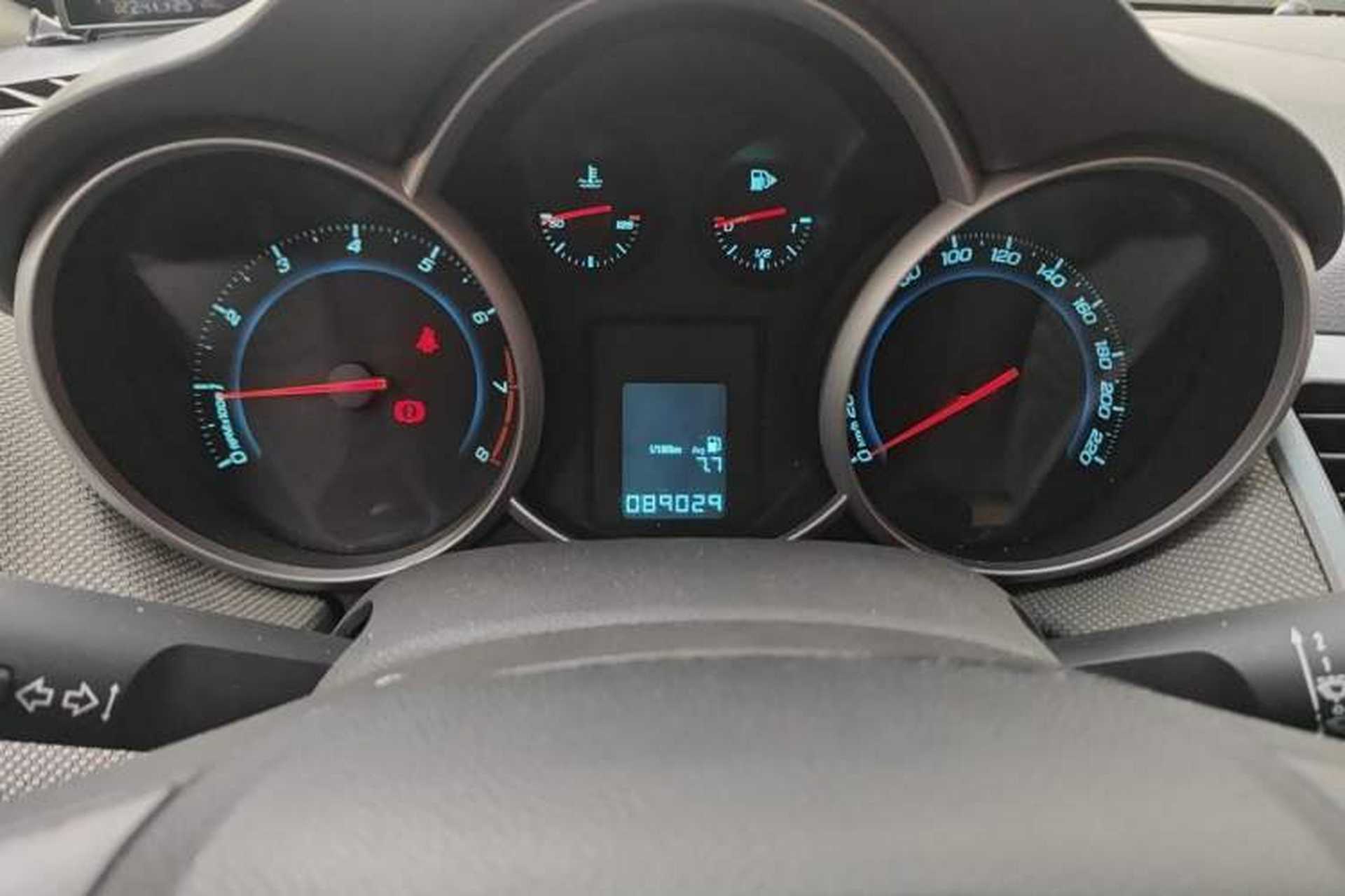 Used Chevrolet Cruze 2013 1.6L SE MT Instrument Cluster
