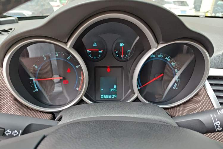 Used Chevrolet Cruze 2013 Hatchback 1.6L Manual Luxury Model Instrument Cluster