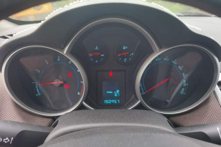 Used Chevrolet Cruze 2013 Hatchback 1.6L Manual Luxury Model Instrument Cluster