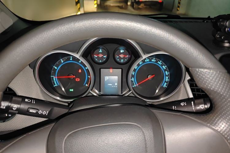 Used Chevrolet Cruze 2013 1.8L SE AT Instrument Cluster