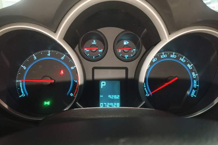 Used Chevrolet Cruze 2013 Hatchback 1.6L Automatic Luxury Model Instrument Cluster
