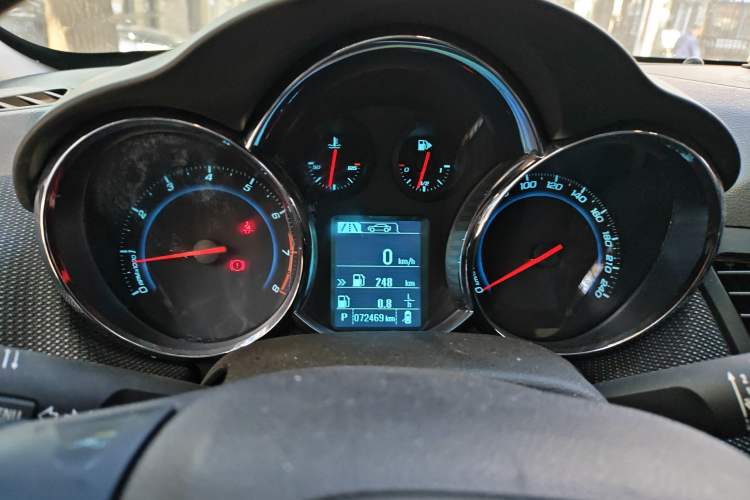 Used Chevrolet Cruze 2013 Hatchback 1.6T Automatic Flagship Model Instrument Cluster