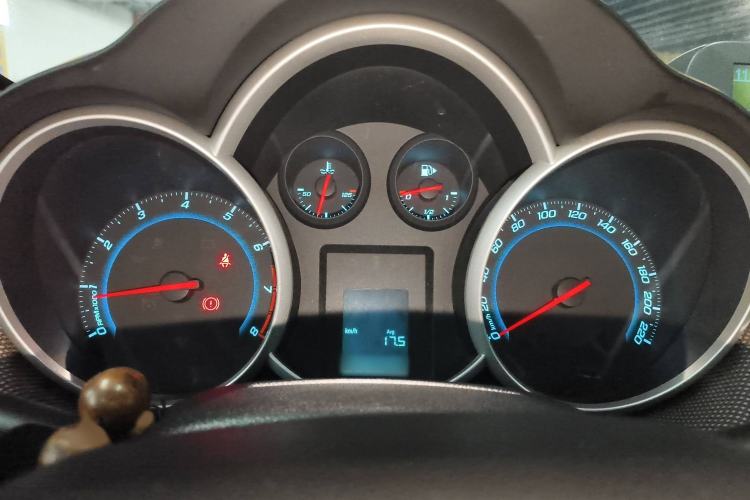 Used Chevrolet Cruze 2013 Hatchback 1.6L Manual Luxury Model Instrument Cluster
