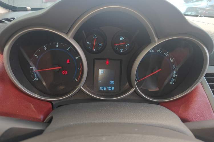 Used Chevrolet Cruze 2013 1.8L SE AT Instrument Cluster