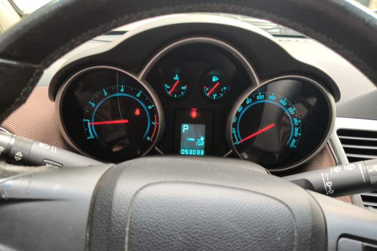 Used Chevrolet Cruze 2013 Hatchback 1.6L Automatic Luxury Model Instrument Cluster