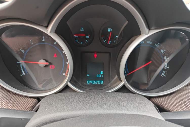 Used Chevrolet Cruze 2013 Hatchback 1.6L Manual Luxury Model Instrument Cluster