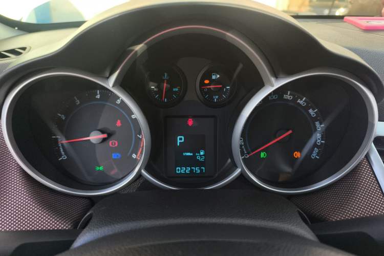 Used Chevrolet Cruze 2013 Hatchback 1.6L Automatic Luxury Model Instrument Cluster