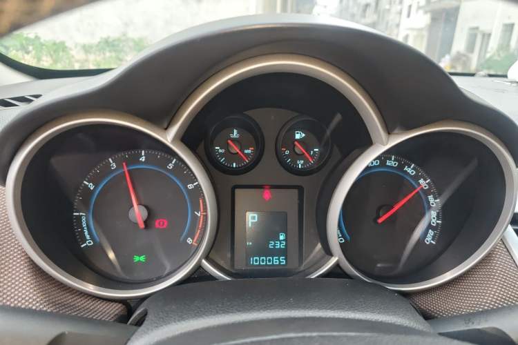 Used Chevrolet Cruze 2013 Hatchback 1.6L Automatic Luxury Model Instrument Cluster