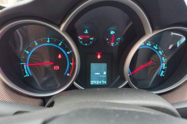 Used Chevrolet Cruze 2013 Hatchback 1.6L Manual Luxury Model Instrument Cluster