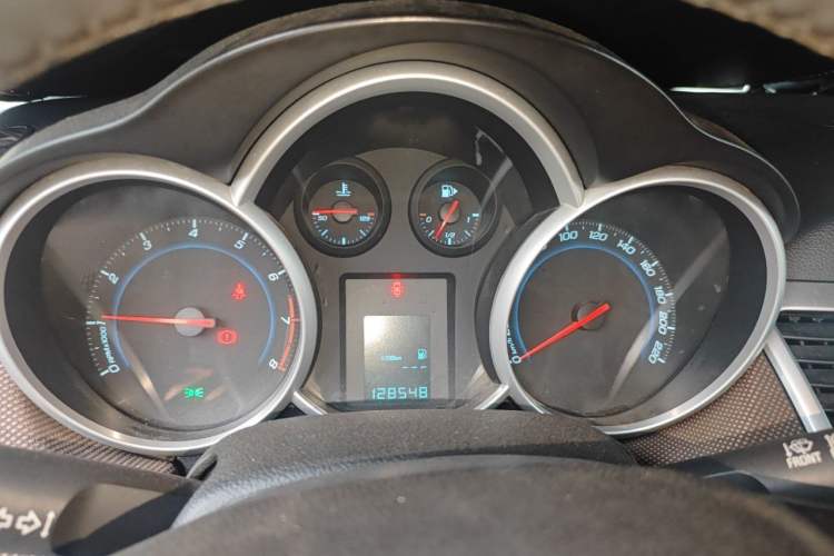 Used Chevrolet Cruze 2013 Hatchback 1.6L Manual Luxury Model Instrument Cluster