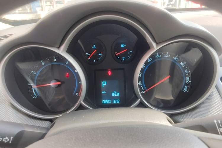 Used Chevrolet Cruze 2013 1.8L SE AT Instrument Cluster