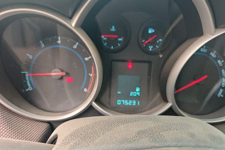 Used Chevrolet Cruze 2013 Hatchback 1.6L Manual Luxury Model Instrument Cluster