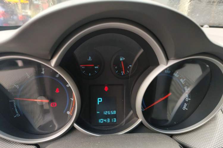 Used Chevrolet Cruze 2013 1.8L SE AT Instrument Cluster