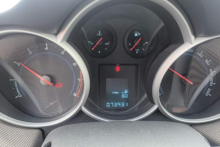 Used Chevrolet Cruze 2013 Hatchback 1.6L Manual Luxury Model Instrument Cluster