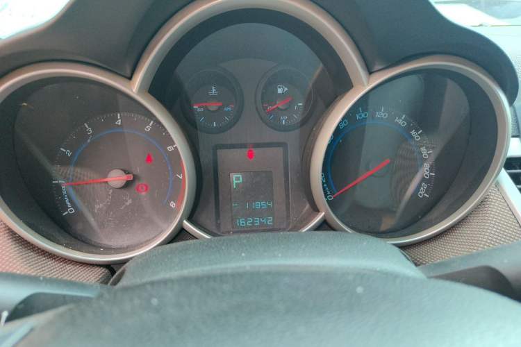 Used Chevrolet Cruze 2013 Hatchback 1.6L Automatic Luxury Model Instrument Cluster