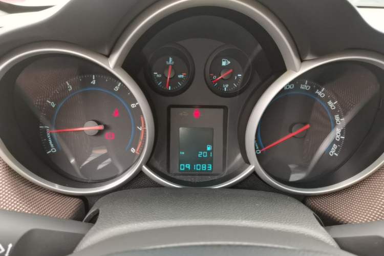 Used Chevrolet Cruze 2013 Hatchback 1.6L Manual Luxury Model Instrument Cluster