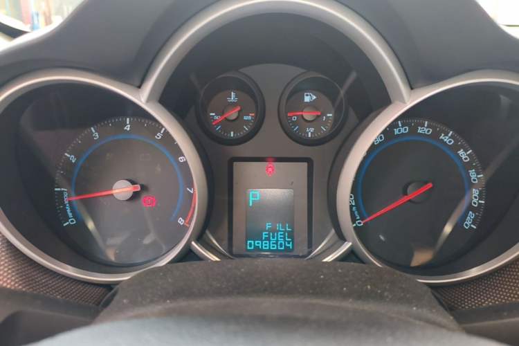 Used Chevrolet Cruze 2013 Hatchback 1.6L Automatic Luxury Model Instrument Cluster
