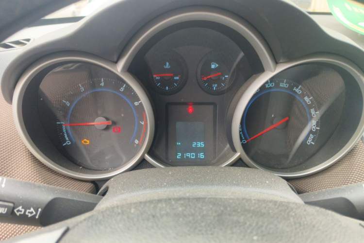 Used Chevrolet Cruze 2013 Hatchback 1.6L Manual Luxury Model Instrument Cluster