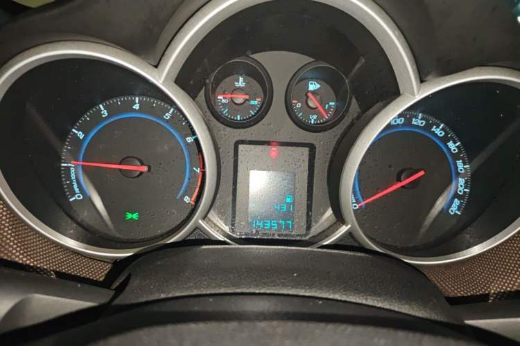 Used Chevrolet Cruze 2013 Hatchback 1.6L Manual Luxury Model Instrument Cluster