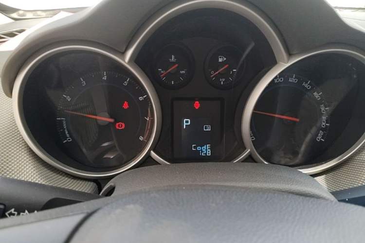 Used Chevrolet Cruze 2013 1.8L SE AT Instrument Cluster