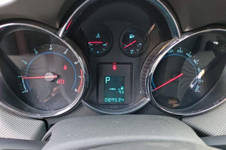 Used Chevrolet Cruze 2013 1.8L SE AT Instrument Cluster