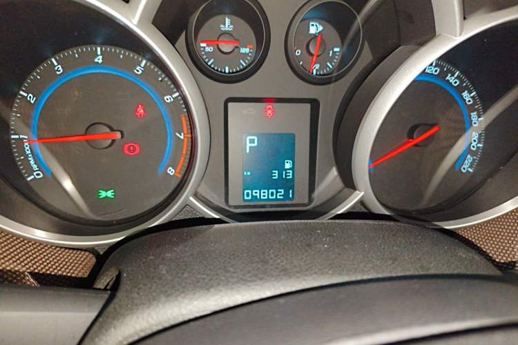 Used Chevrolet Cruze 2013 Hatchback 1.6L Automatic Luxury Model Instrument Cluster