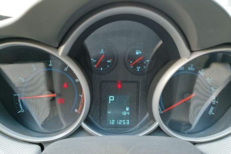 Used Chevrolet Cruze 2013 1.6L SE AT Instrument Cluster