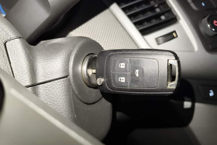 Used Chevrolet Cruze 2013 1.8L SE AT Interior 1